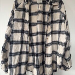 American Eagle Outfitters Cream and Black Plaid Shirt